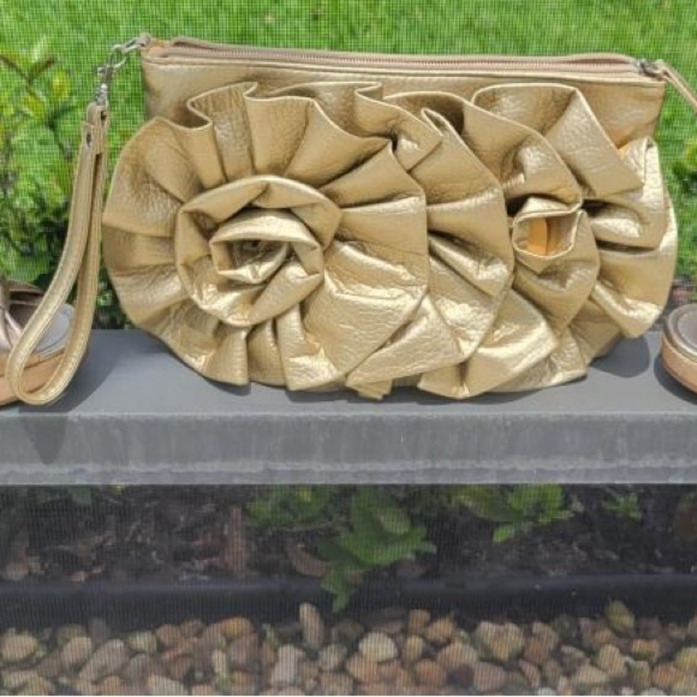 Gold dimensional ruffle rose wristlet